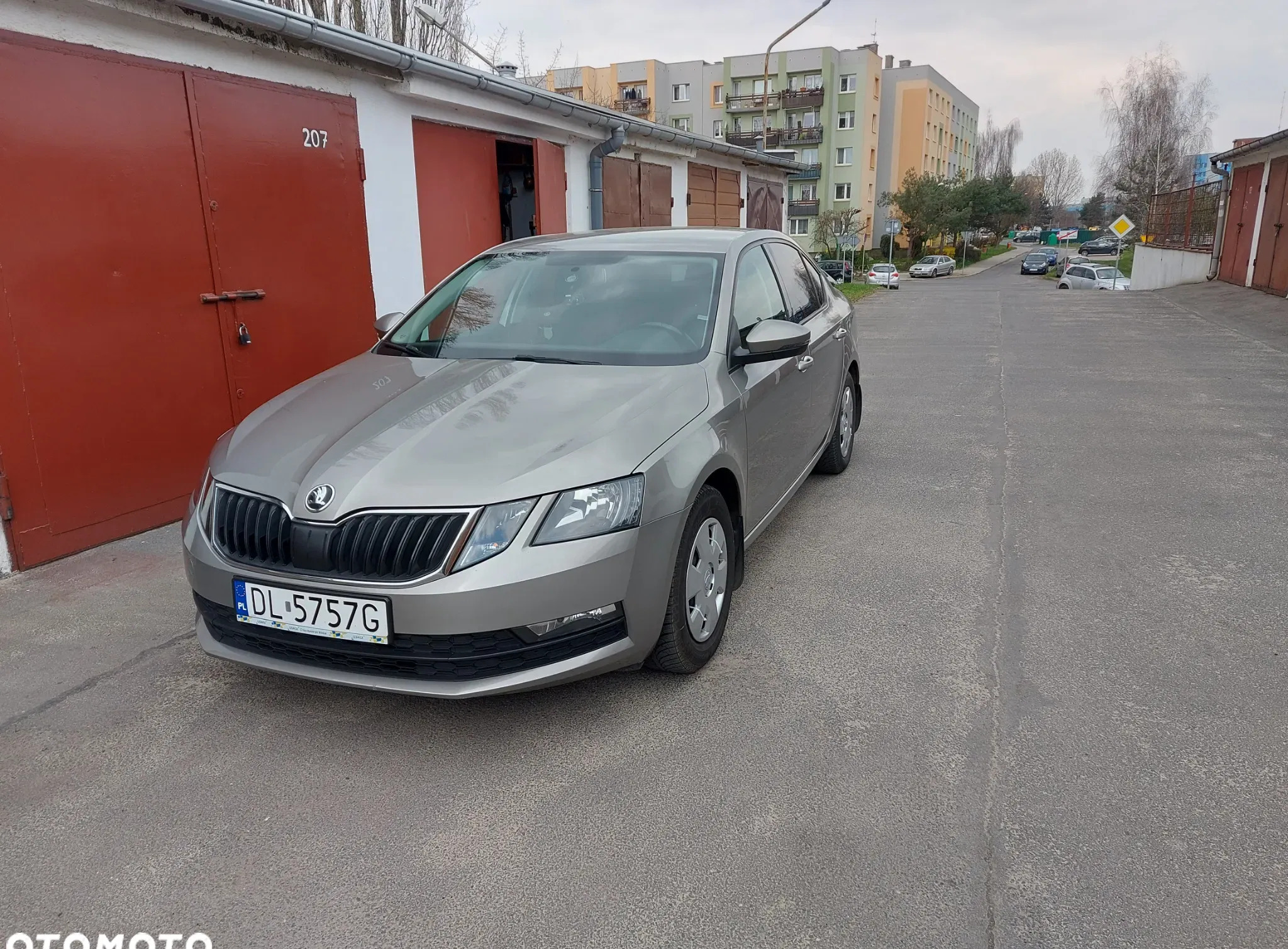 skoda Skoda Octavia cena 43500 przebieg: 202000, rok produkcji 2017 z Legnica